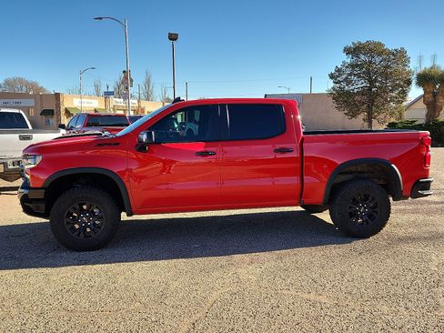 Used 2025 Chevrolet Silverado 1500 ZR2 w/ Technology Package image 2