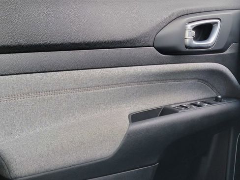 Certified 2022 Jeep Compass Latitude image 37