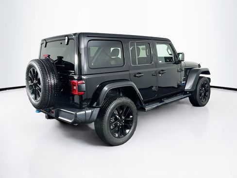 Used 2022 Jeep Wrangler Sahara w/ Cold Weather Group image 9
