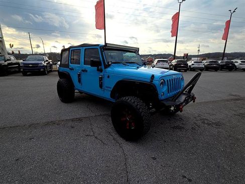Used 2018 Jeep Wrangler Unlimited Sport S image 3