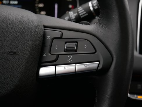 Used 2023 Cadillac XT4 Premium Luxury image 29