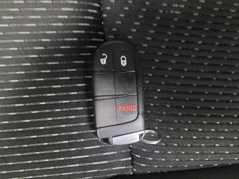 Used 2017 Dodge Journey SE w/ Flexible Seating Group image 32