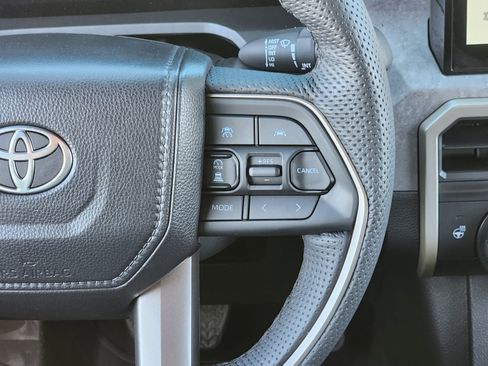 Used 2025 Toyota Tacoma Trailhunter image 32