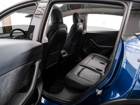 Used 2021 Tesla Model Y Long Range AWD/4WD image 43