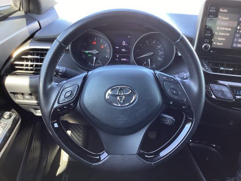 Used 2019 Toyota C-HR XLE FWD image 14