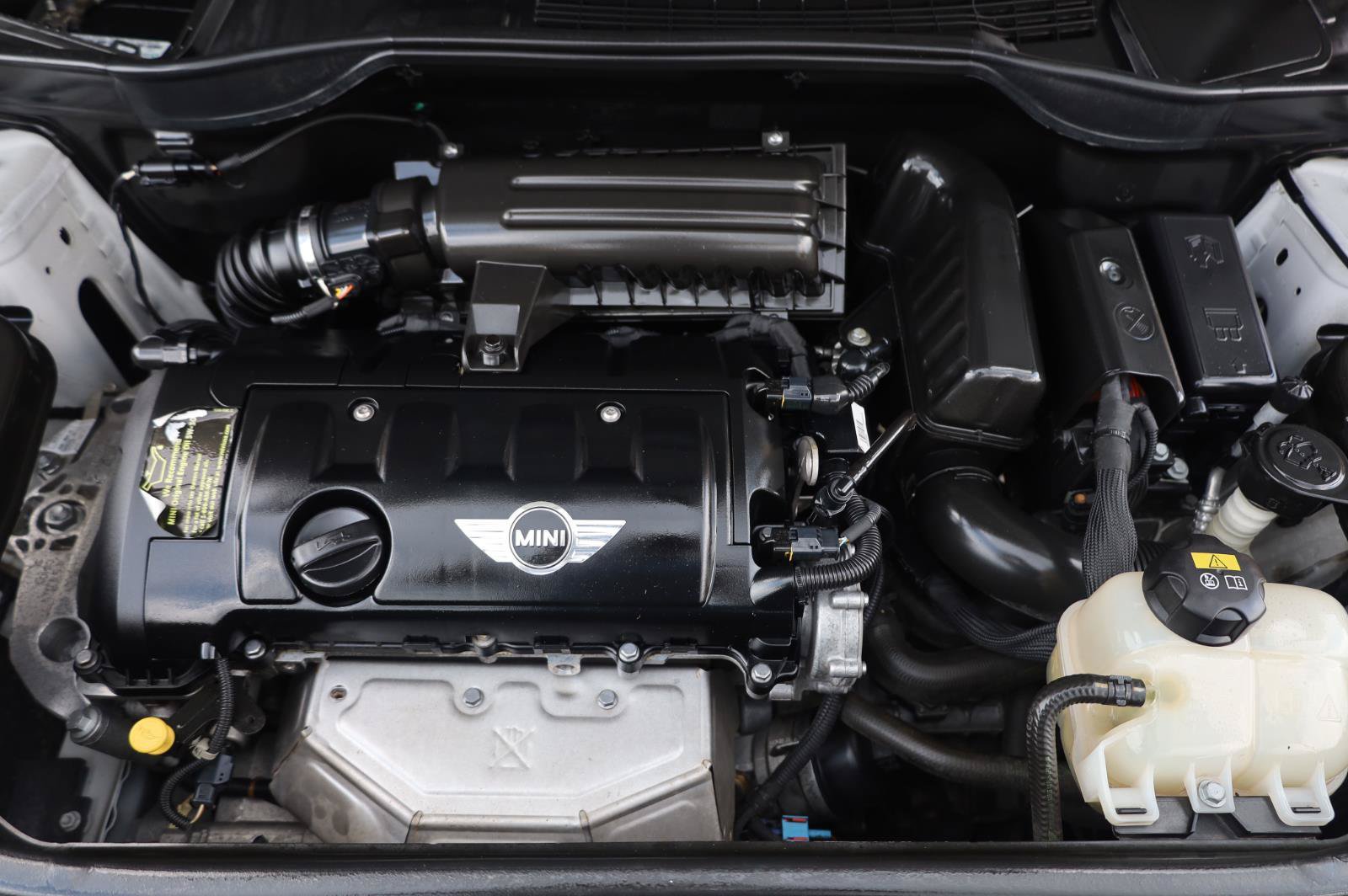 Used 2016 MINI Cooper Countryman FWD image 12