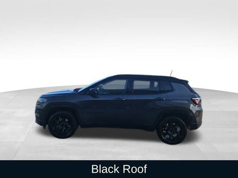 Used 2024 Jeep Compass Latitude w/ Convenience Group image 2