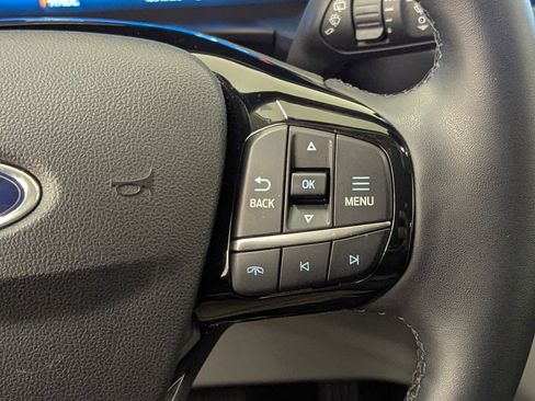 Certified 2023 Ford Escape Platinum w/ Premium Technology Package image 24