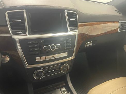 Used 2015 Mercedes-Benz GL 450 4MATIC image 26