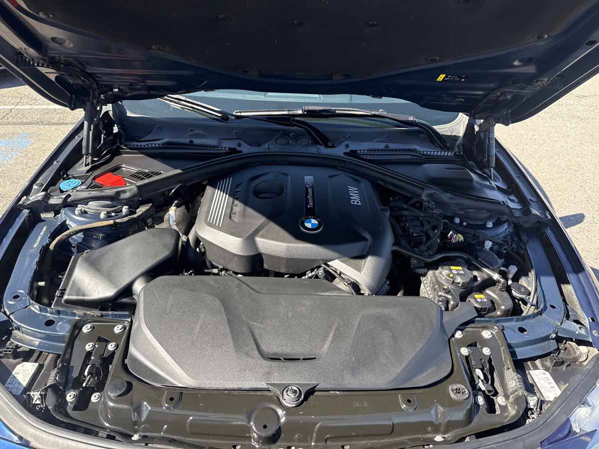 Used 2017 BMW 330i xDrive Sedan AWD/4WD image 25