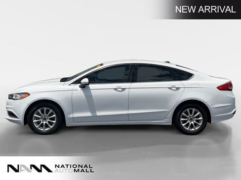 Used 2018 Ford Fusion S FWD image 2