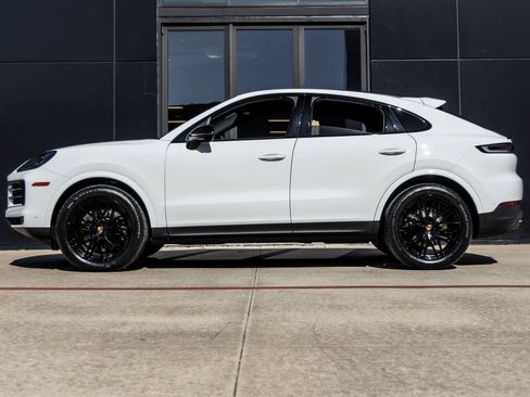Certified 2026 Porsche Cayenne Coupe AWD/4WD image 2