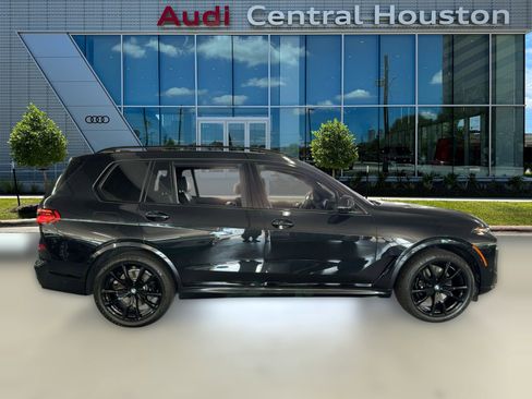 Used 2024 BMW X7 xDrive40i w/ Executive Package image 8