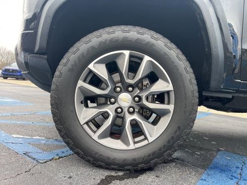 Used 2024 GMC Canyon Elevation w/ Elevation Premium Package image 13