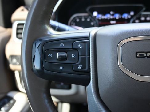 Used 2021 GMC Yukon XL Denali w/ Denali Premium Package AWD/4WD image 17