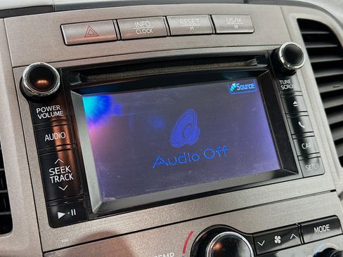 Used 2014 Toyota Venza LE image 19