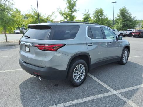 Certified 2023 Chevrolet Traverse LT FWD image 5