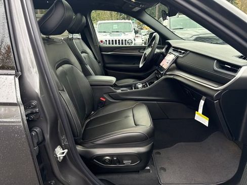New 2025 Jeep Grand Cherokee L Limited image 9