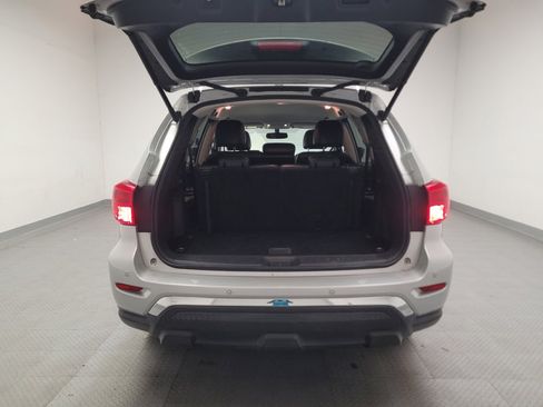 Used 2018 Nissan Pathfinder SL image 29