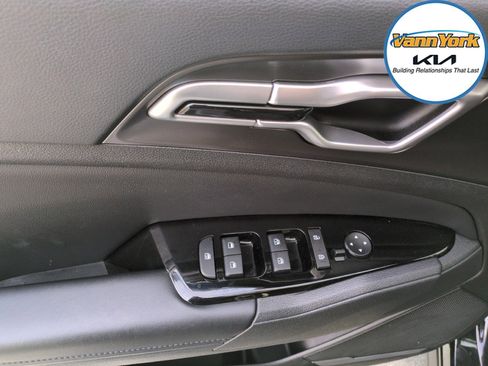 Used 2023 Kia Sportage EX image 15