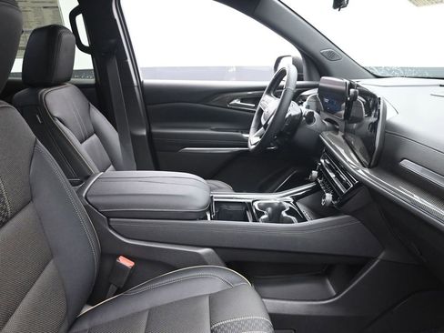 New 2026 Chevrolet Traverse High Country w/ LPO, Floor Liner Package AWD/4WD image 7