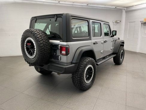 Used 2018 Jeep Wrangler Unlimited Sport AWD/4WD image 4