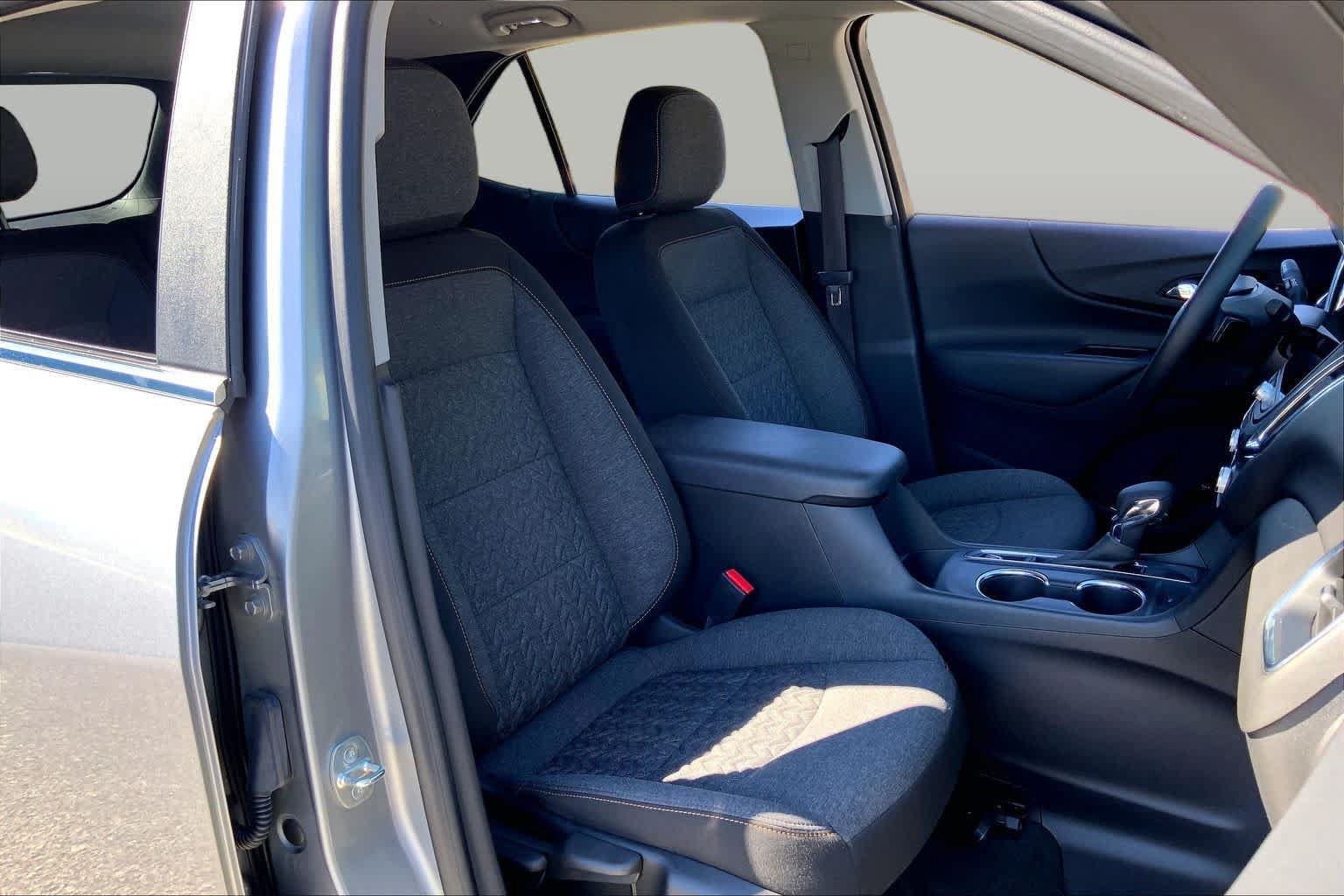 Used 2023 Chevrolet Equinox LT FWD image 9
