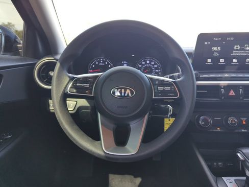 Used 2021 Kia Forte LXS FWD image 17
