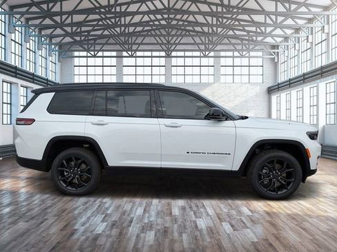 New 2025 Jeep Grand Cherokee L Limited AWD/4WD image 3