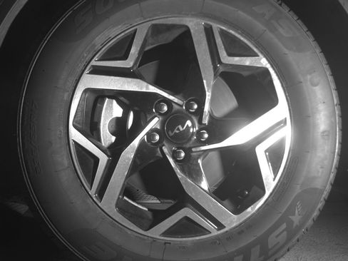 Used 2025 Kia Sportage LX image 12