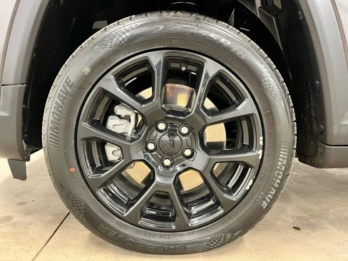 Used 2023 Jeep Compass Altitude image 9