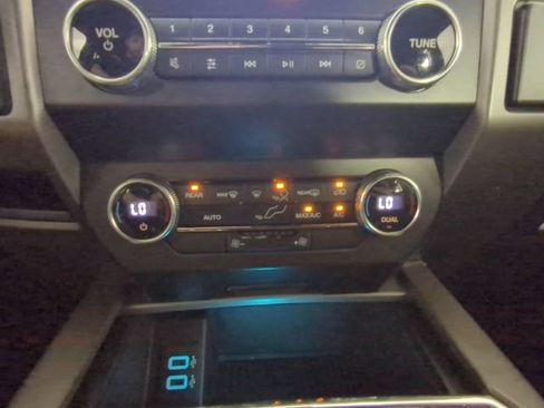 Used 2019 Ford Expedition Max XLT AWD/4WD image 24