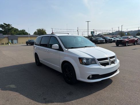 Used 2019 Dodge Grand Caravan GT FWD image 3