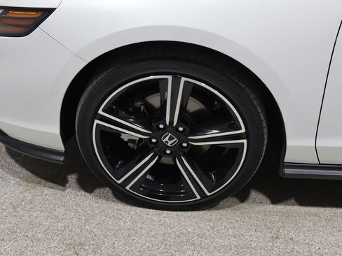 Used 2023 Honda Accord Sport image 8