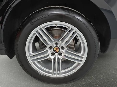 Used 2019 Porsche Macan AWD/4WD image 29
