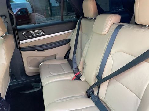 Used 2016 Ford Explorer XLT w/ Equipment Group 202A AWD/4WD image 26