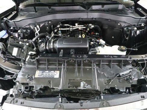 Used 2021 Ford Explorer XLT w/ Equipment Group 202A AWD/4WD image 21
