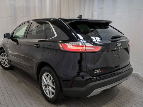 Used 2024 Ford Edge SEL image 3