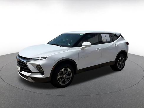 Used 2026 Chevrolet Blazer LT FWD image 6