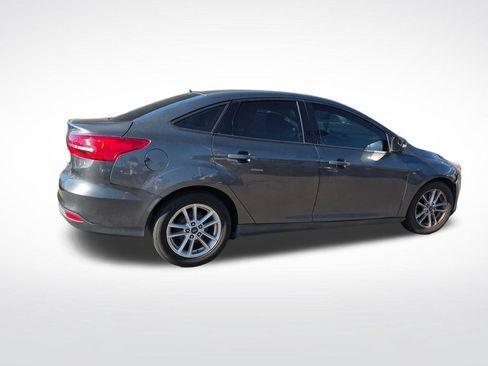 Used 2015 Ford Focus SE FWD image 7