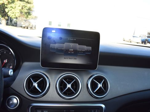 Used 2019 Mercedes-Benz GLA 250 4MATIC image 20