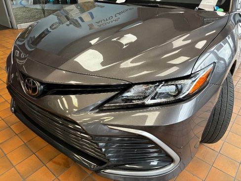 Used 2023 Toyota Camry LE image 9