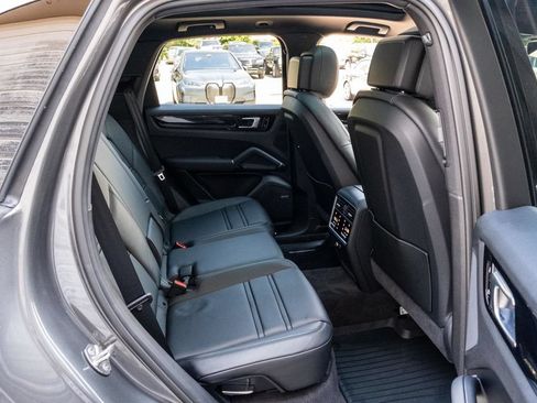 Used 2019 Porsche Cayenne AWD/4WD image 31