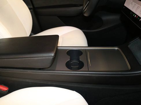 Used 2023 Tesla Model Y Long Range AWD/4WD image 44