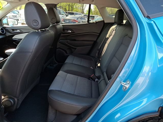 Used 2025 Chevrolet Trax LT FWD image 10
