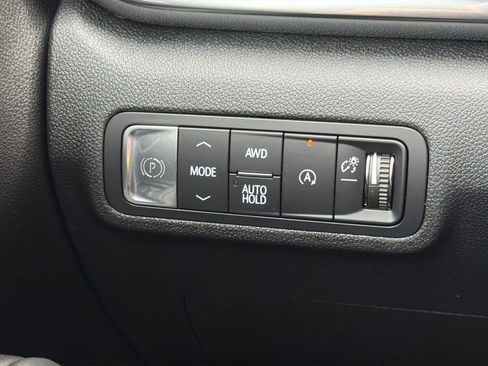 Used 2025 GMC Terrain Elevation image 17