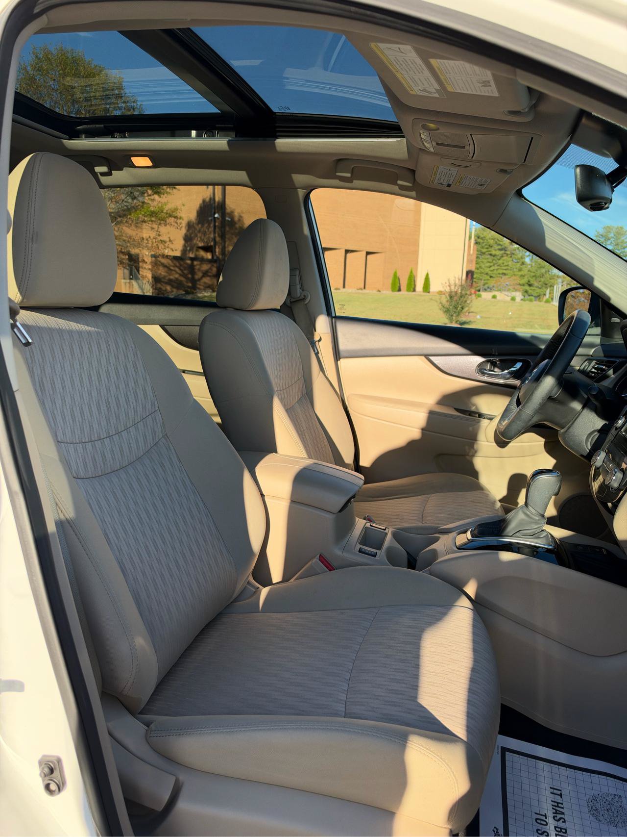 Used 2019 Nissan Rogue SV w/ Sun & Sound Touring Package AWD/4WD image 10