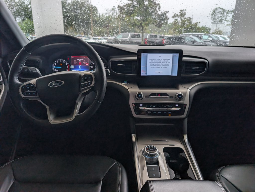 Used 2021 Ford Explorer XLT w/ Equipment Group 202A RWD image 11