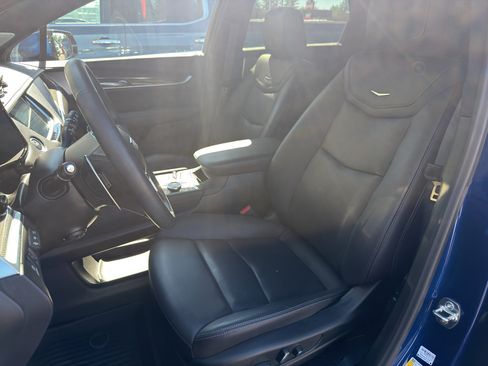 Used 2025 Cadillac XT5 Sportv w/ Technology Package AWD/4WD image 7