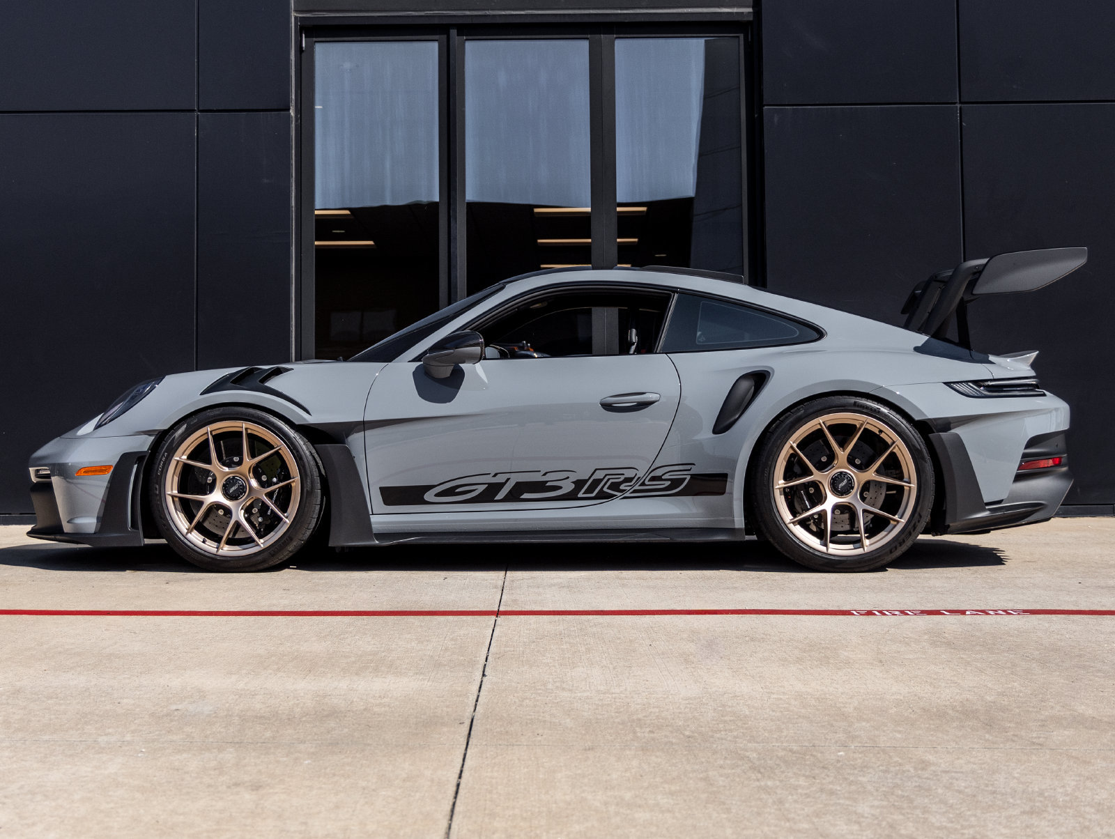 Certified 2025 Porsche 911 GT3 RS RWD image 2